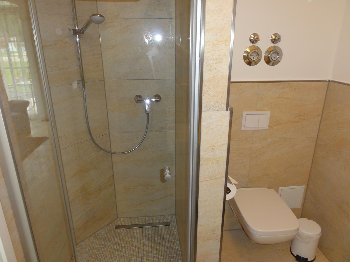 3 Zimmer Ferienwohnung Haus Meeresblick Mit Meerblick A005 Mit Suedterrasse Und Strandkorb Baabe Buitenkant foto