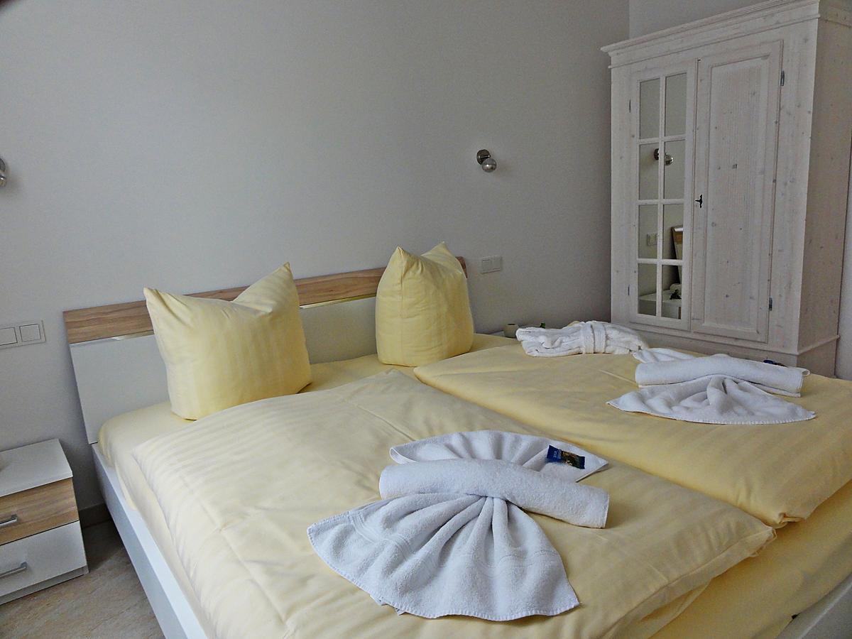 3 Zimmer Ferienwohnung Haus Meeresblick Mit Meerblick A005 Mit Suedterrasse Und Strandkorb Baabe Buitenkant foto